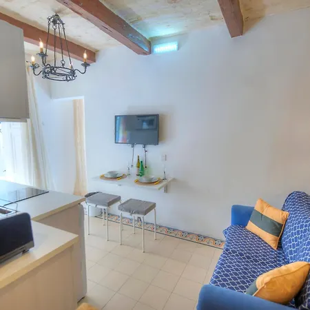 Charming House In The Heart Of Cpac1-3 Hébergement de vacances La Valette